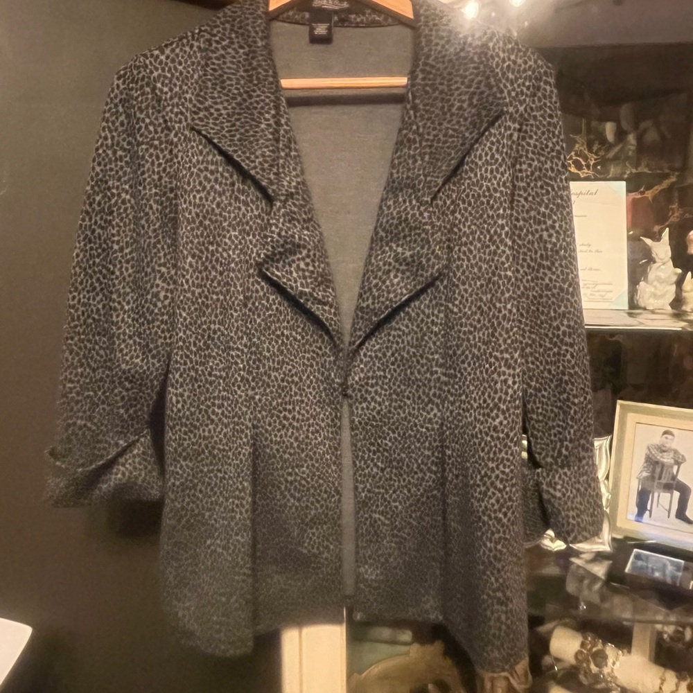 Chic Black/Charcoal Leopard Print Jacket